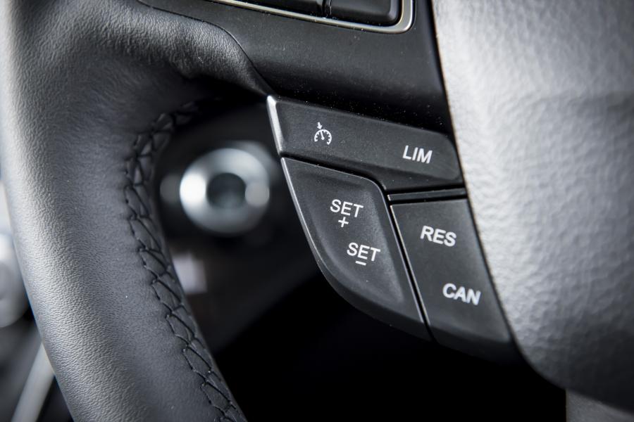 Детали интерьера Ford Kuga 2017 года  (UK) (фото 56 из 60)